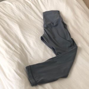 Lululemon gray align crop